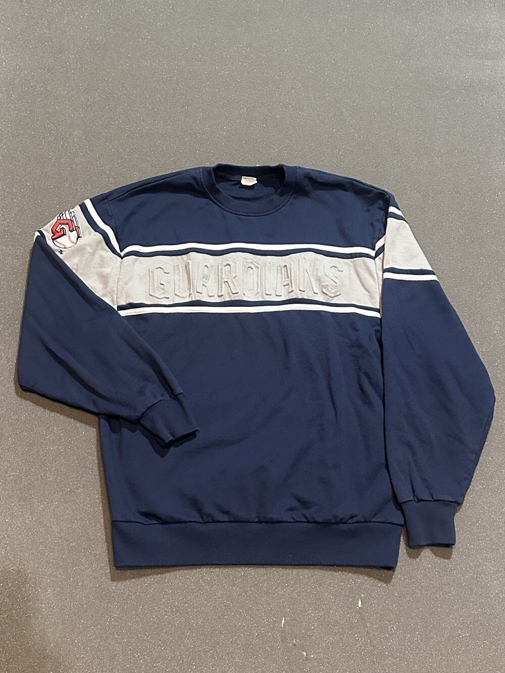 Cleveland Guardians Crew Sweatshirt Medium